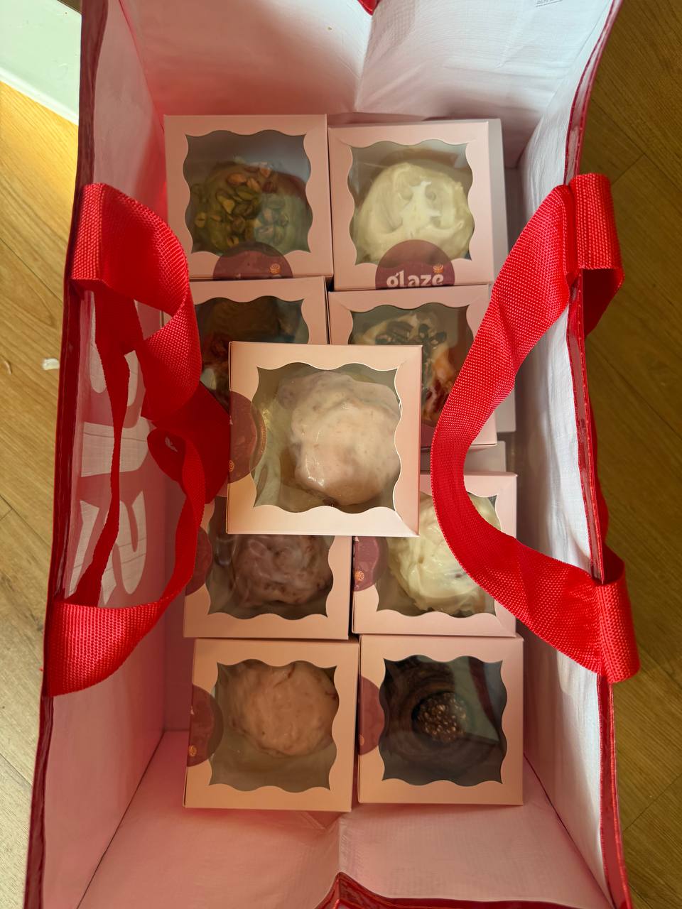 Glaze individually boxed cinnamon rolls gift set